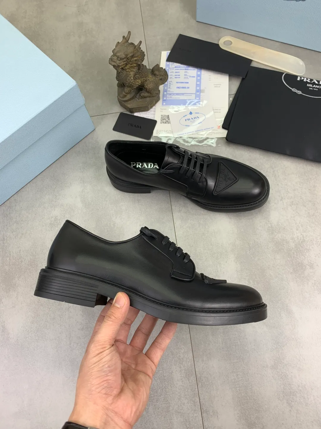 Men's Men's Shoes💰P640💰[New Style] High Quality Water-dyed Niuli 🆘[PRADA] Prada's latest casual business leather shoes for men! Listed simultaneously! The fabric is made of specially imported original calfskin, and the interior is made of imported water-dyed cowhide. It is absolutely luxurious and leads the fashion trend. High-end combination rubber outsole, size: 38-44 (45 and 46 can be customized) 3️⃣ colors available